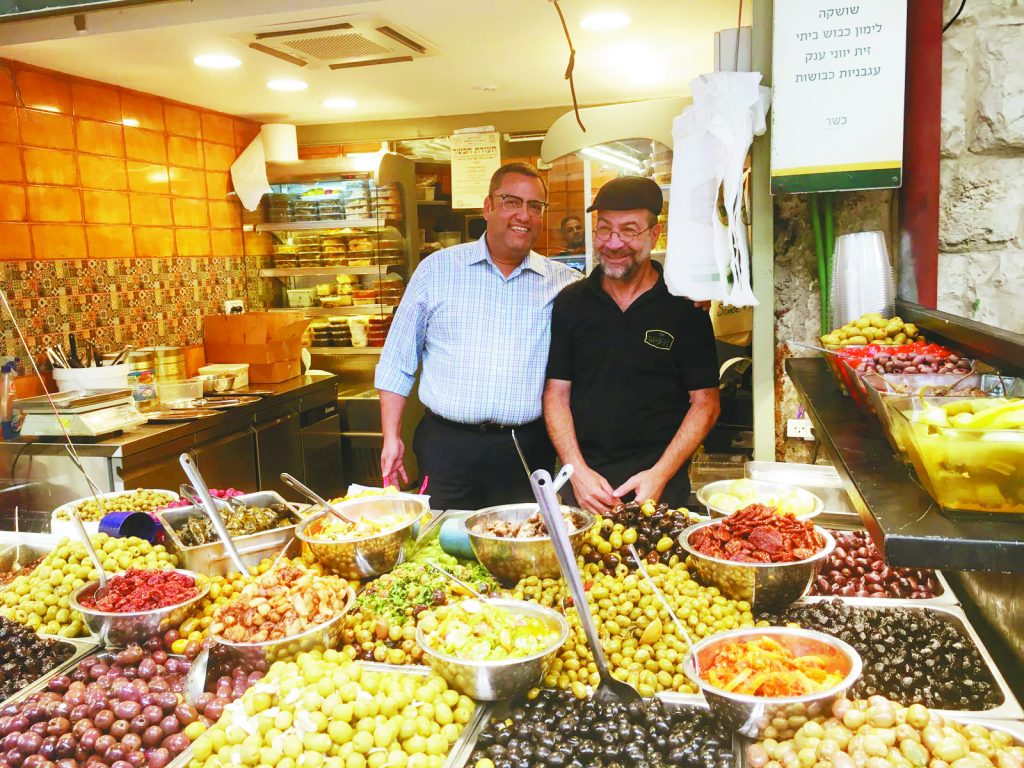 ירון צדקיהו עם ראש העיר משה ליאון. צילום: דניאל לוי